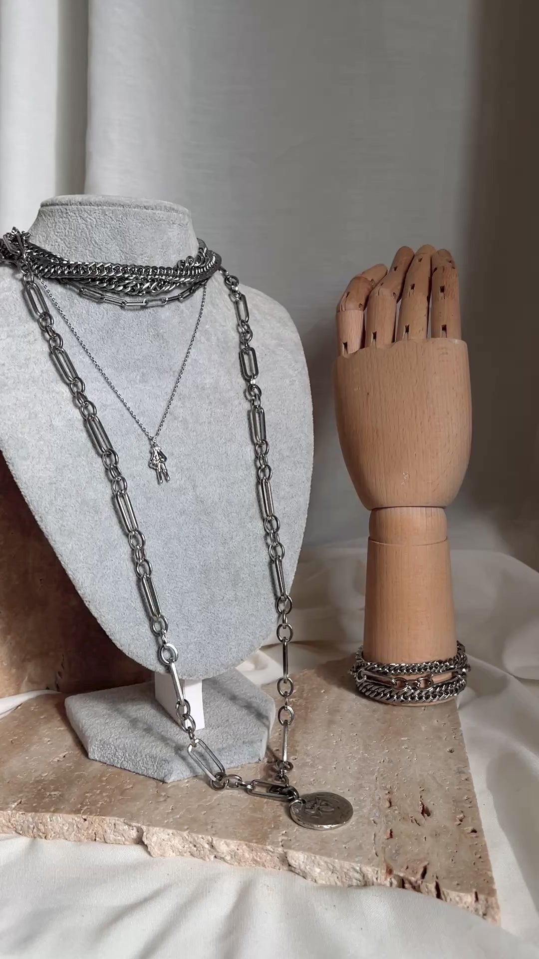 Chain ritual