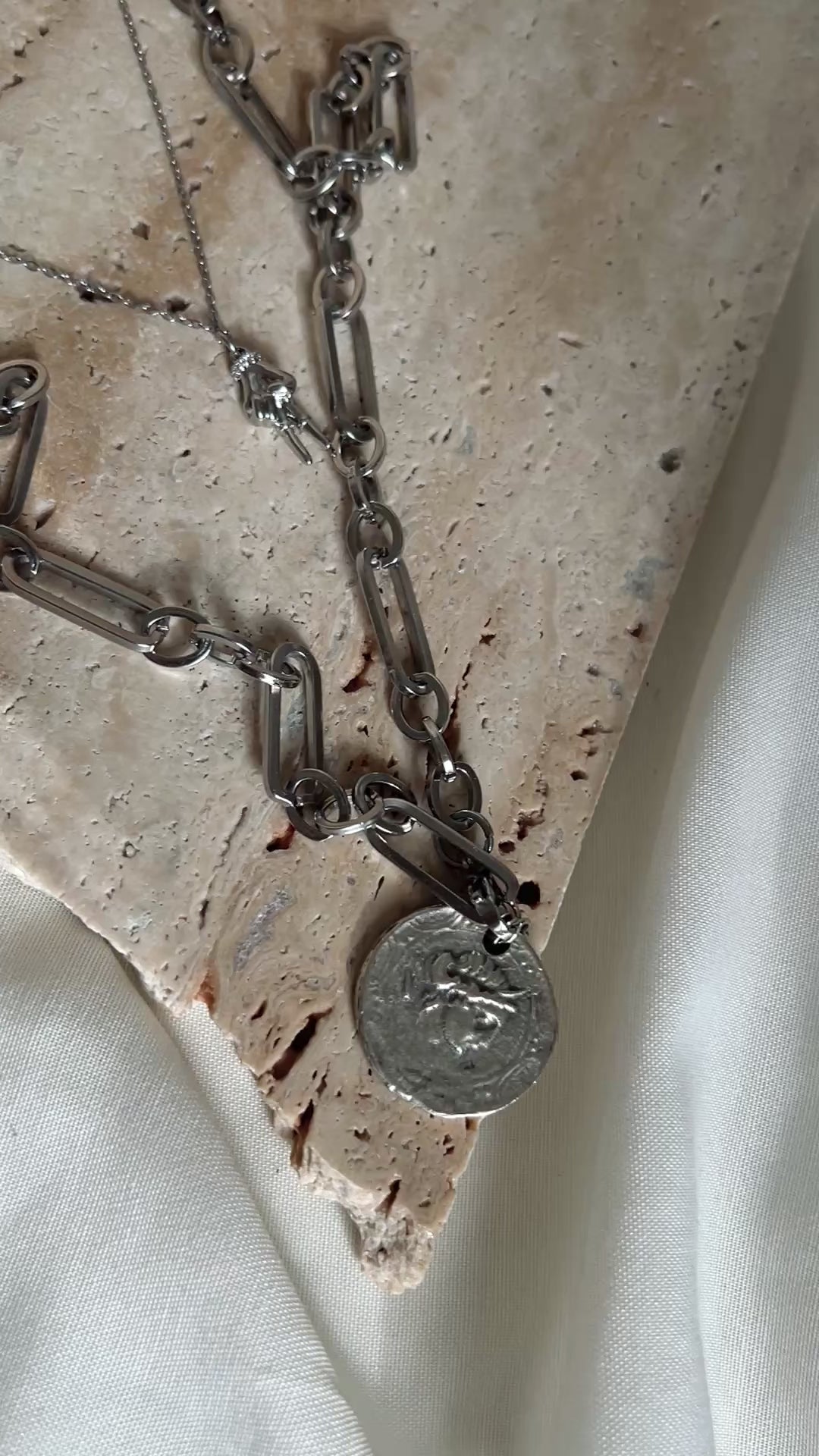Chain ritual